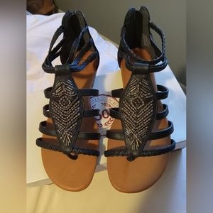 SO guppy sandals 8.5